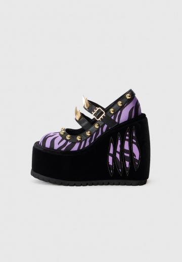 Туфли на танкетке