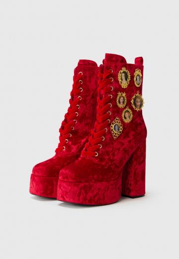 Ботинки на шнуровке