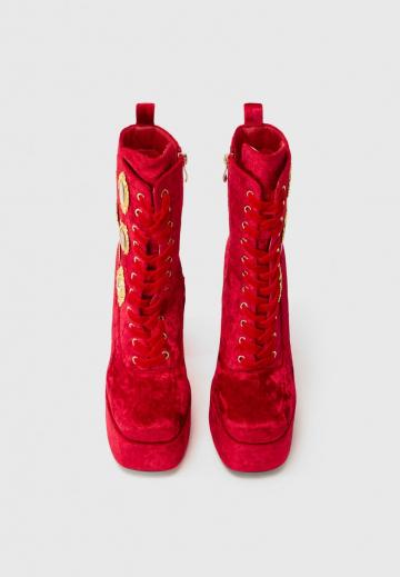 Ботинки на шнуровке