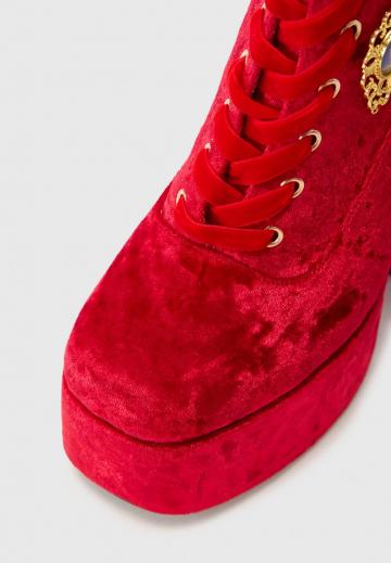 Ботинки на шнуровке