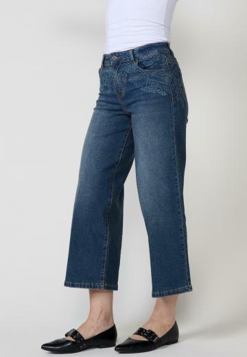 Короткие джинсы