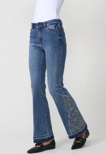 Клешеные брюки