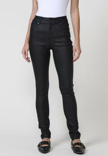 Узкие джинсы