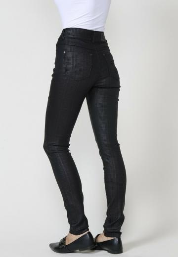 Узкие джинсы