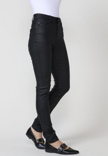 Узкие джинсы