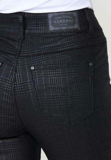 Узкие джинсы