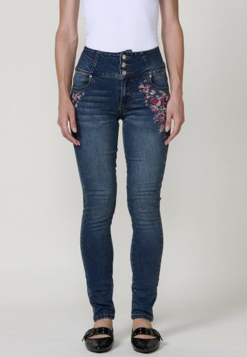 Узкие джинсы