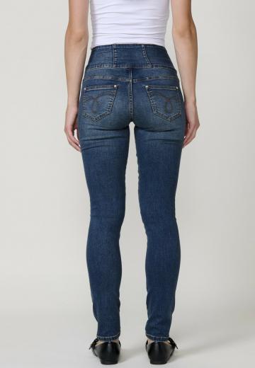 Узкие джинсы