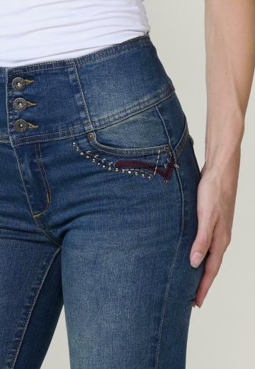 Узкие джинсы