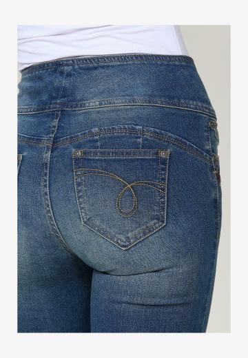 Узкие джинсы