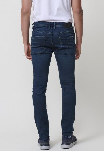 Узкие джинсы