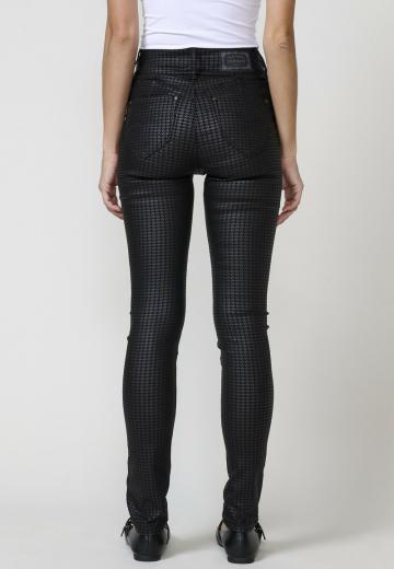 Узкие джинсы