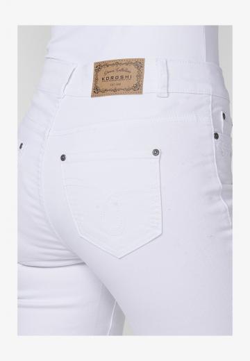 Короткие джинсы