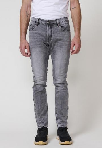 Узкие джинсы