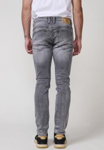 Узкие джинсы