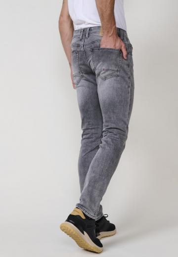 Узкие джинсы