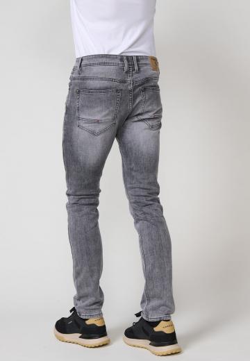 Узкие джинсы