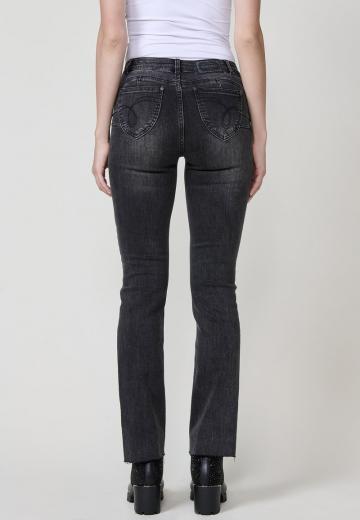 Прямые джинсы