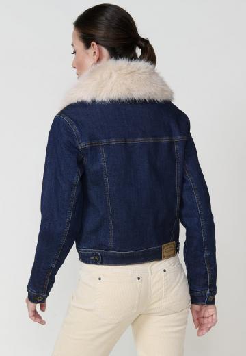 Джинсовая куртка