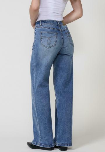 Прямые джинсы
