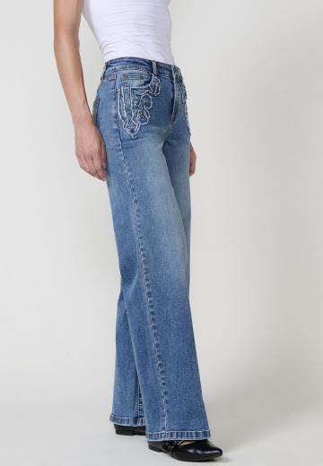 Прямые джинсы