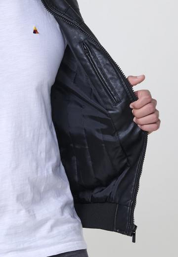 Куртка бомбер