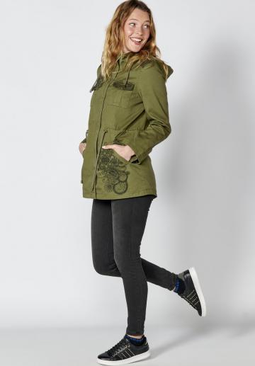 Куртка с накладнымит карманами