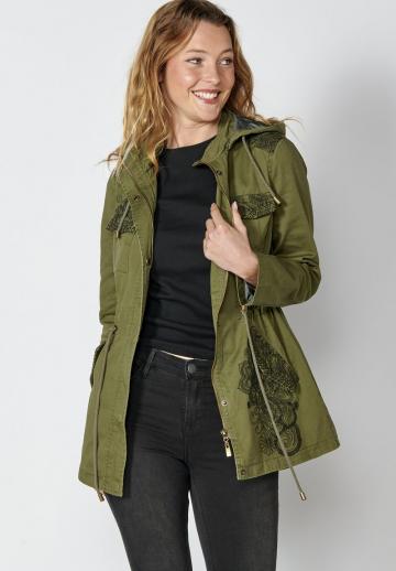 Куртка с накладнымит карманами