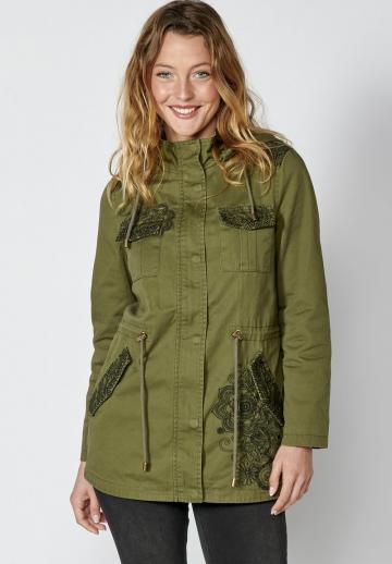 Куртка с накладнымит карманами