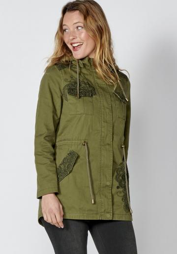 Куртка с накладнымит карманами