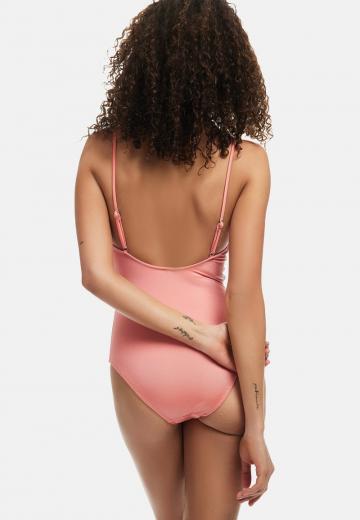 Слитный купальник