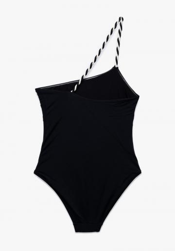 Слитный купальник