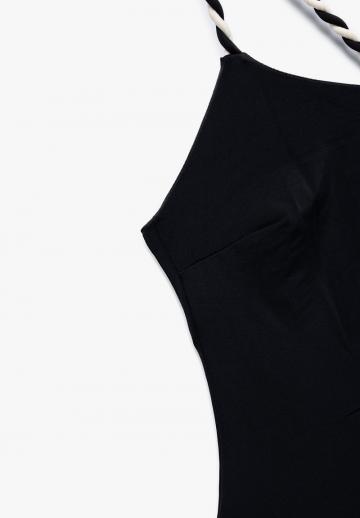 Слитный купальник