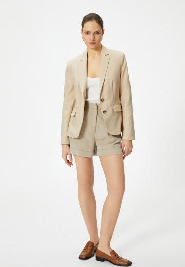 Блейзер с накладными карманами