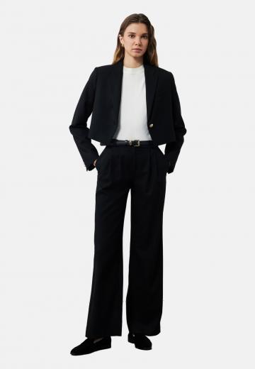 Короткий блейзер