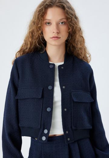 Куртка с накладнымит карманами