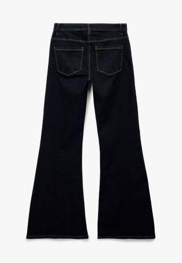 Клешеные джинсы