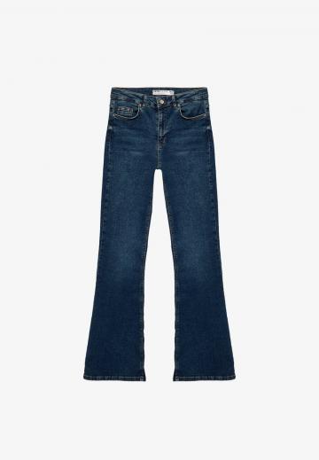 Клешеные джинсы