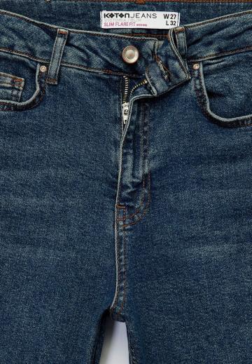 Клешеные джинсы