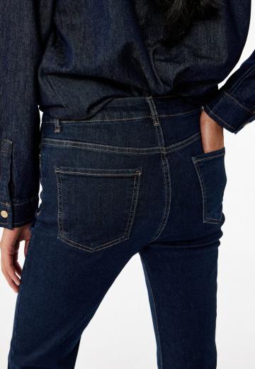 Клешеные джинсы