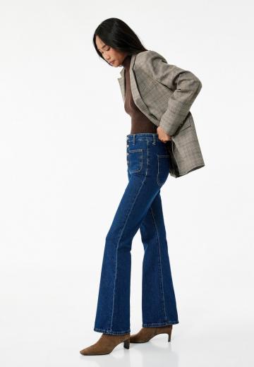 Клешеные джинсы