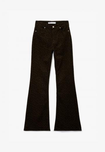 Клешеные джинсы