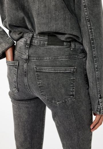 Клешеные джинсы