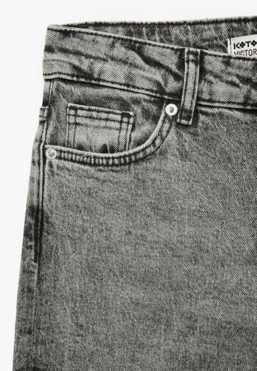 Клешеные джинсы