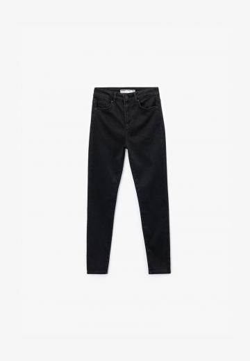 Узкие джинсы