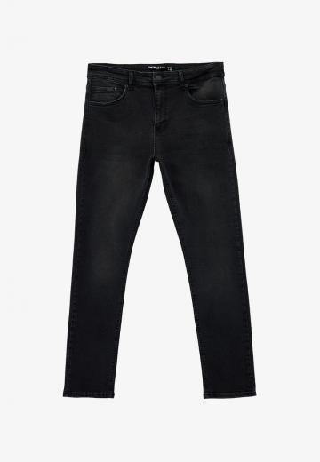 Узкие джинсы