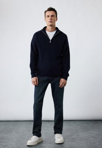 Узкие джинсы