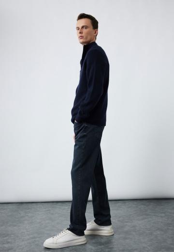 Узкие джинсы