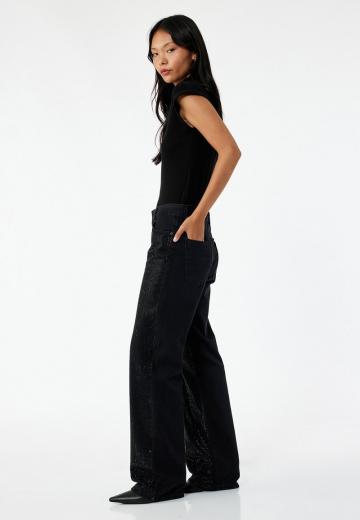 Прямые джинсы