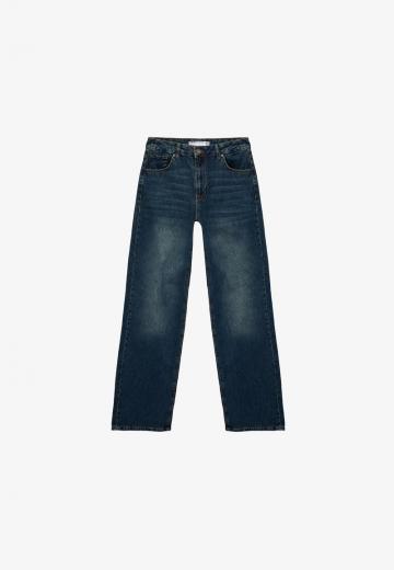 Прямые джинсы